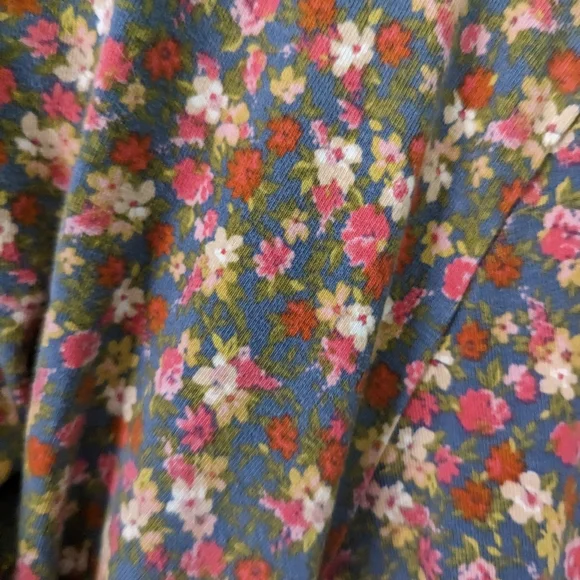 So Cropped Floral 3x Tie Top - Picture 6 of 8